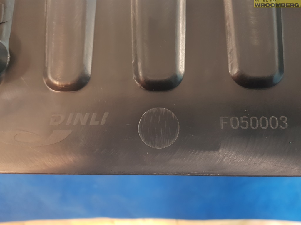 f050003-00.jpg